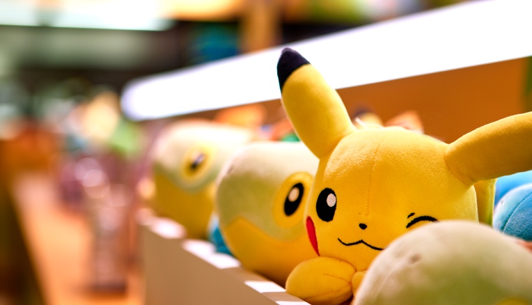 Pokémon Scarlatto e Violetto: arrivano (in Giappone) i nuovi peluche di starter e leggendari