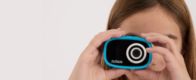 Nilox presenta la nuova Kidscamera, compatta e resistente, con doppio schermo Lcd